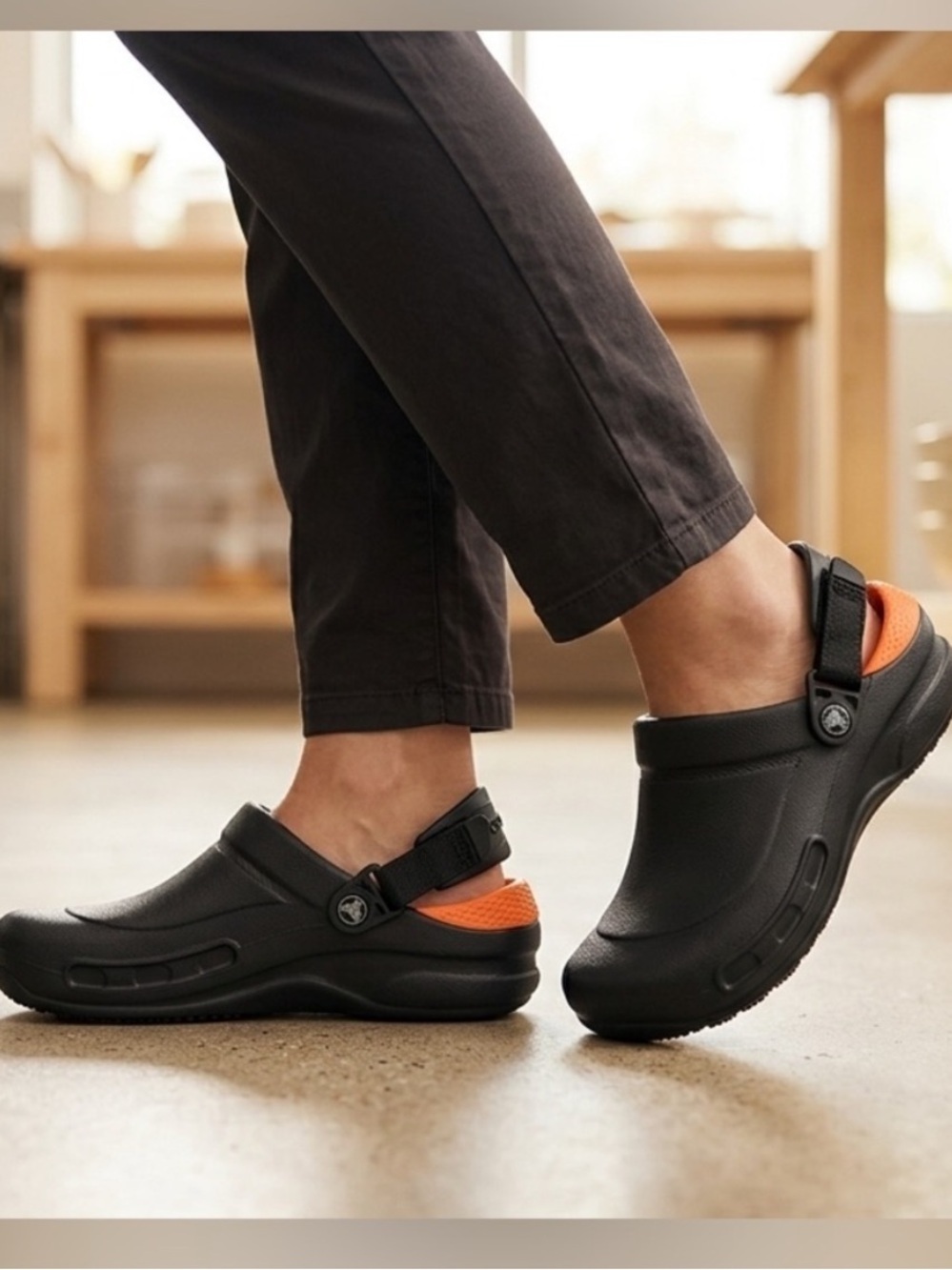 Crocs Bistro Pro LiteRide Slip-Resistant Work Clogs Black -
Women's 6 / Men's 4